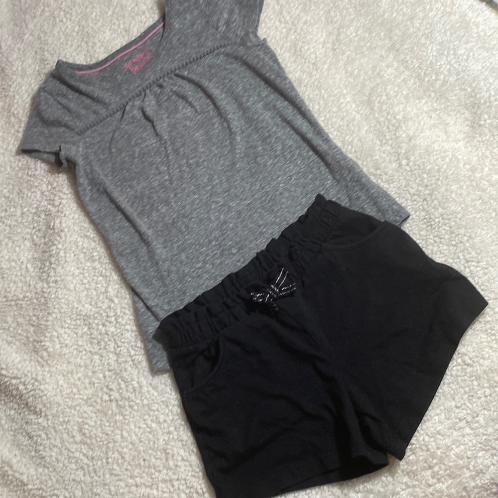 💕 Preloved Girls Size 7 Jumping Bean Shorts And Tee Shirt Bundle💕